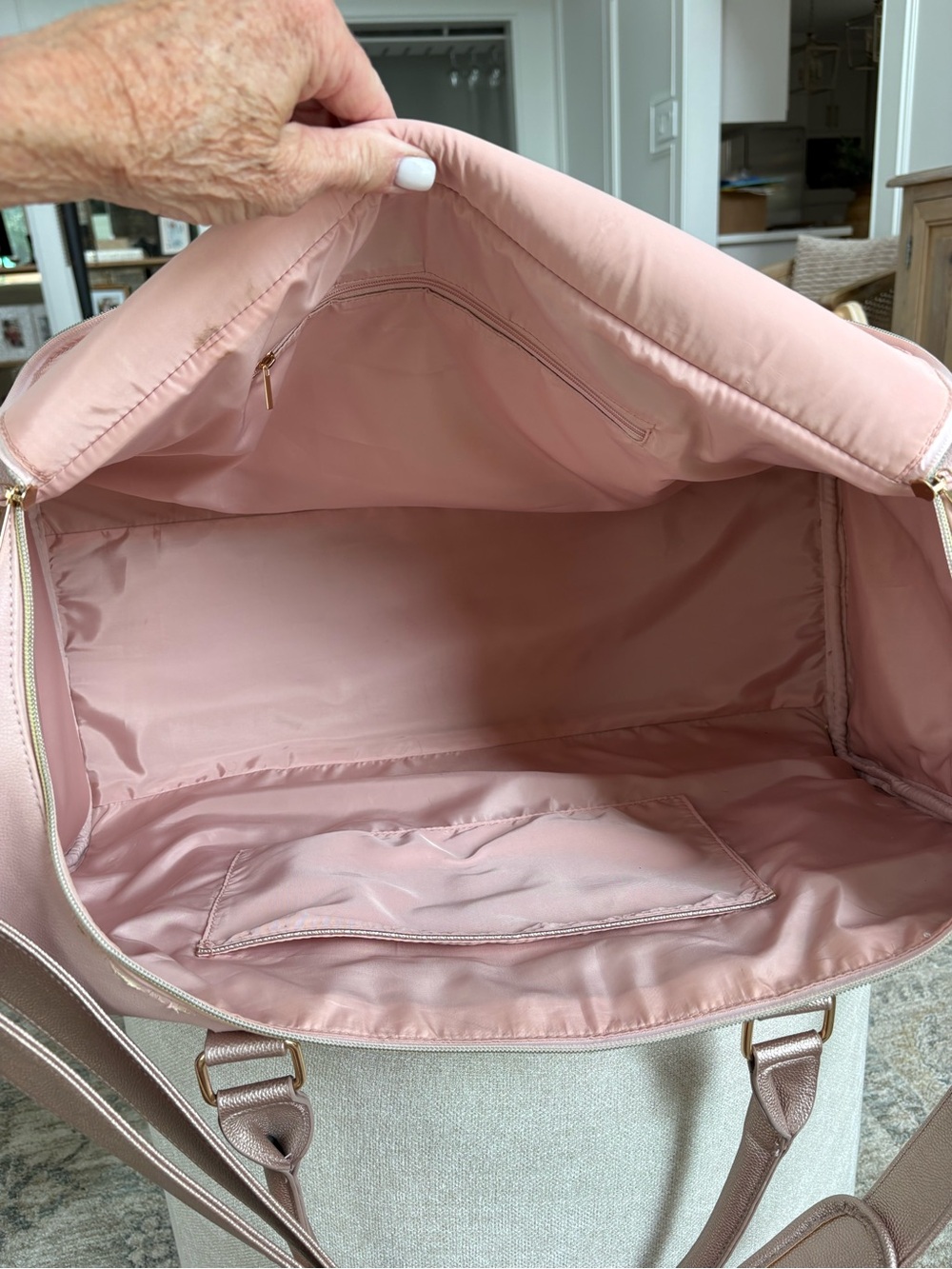 Adorable Hollis Lux Weekender Bag, Blush & Rose Gold - Picture 11 of 12